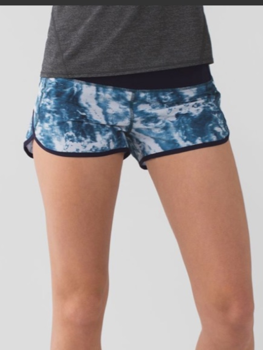 lululemon athletica women's tie-dye navy and white running shorts
